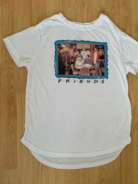 Love Tribe Friends TV Series t-shirt with all related characters size L NWOT